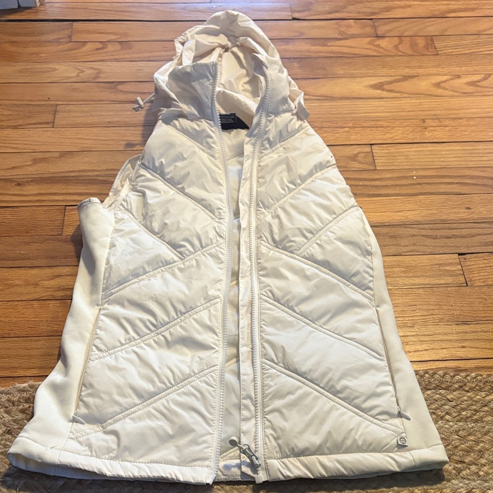 Mondetta Women's Cream Hooded Puffer Vest